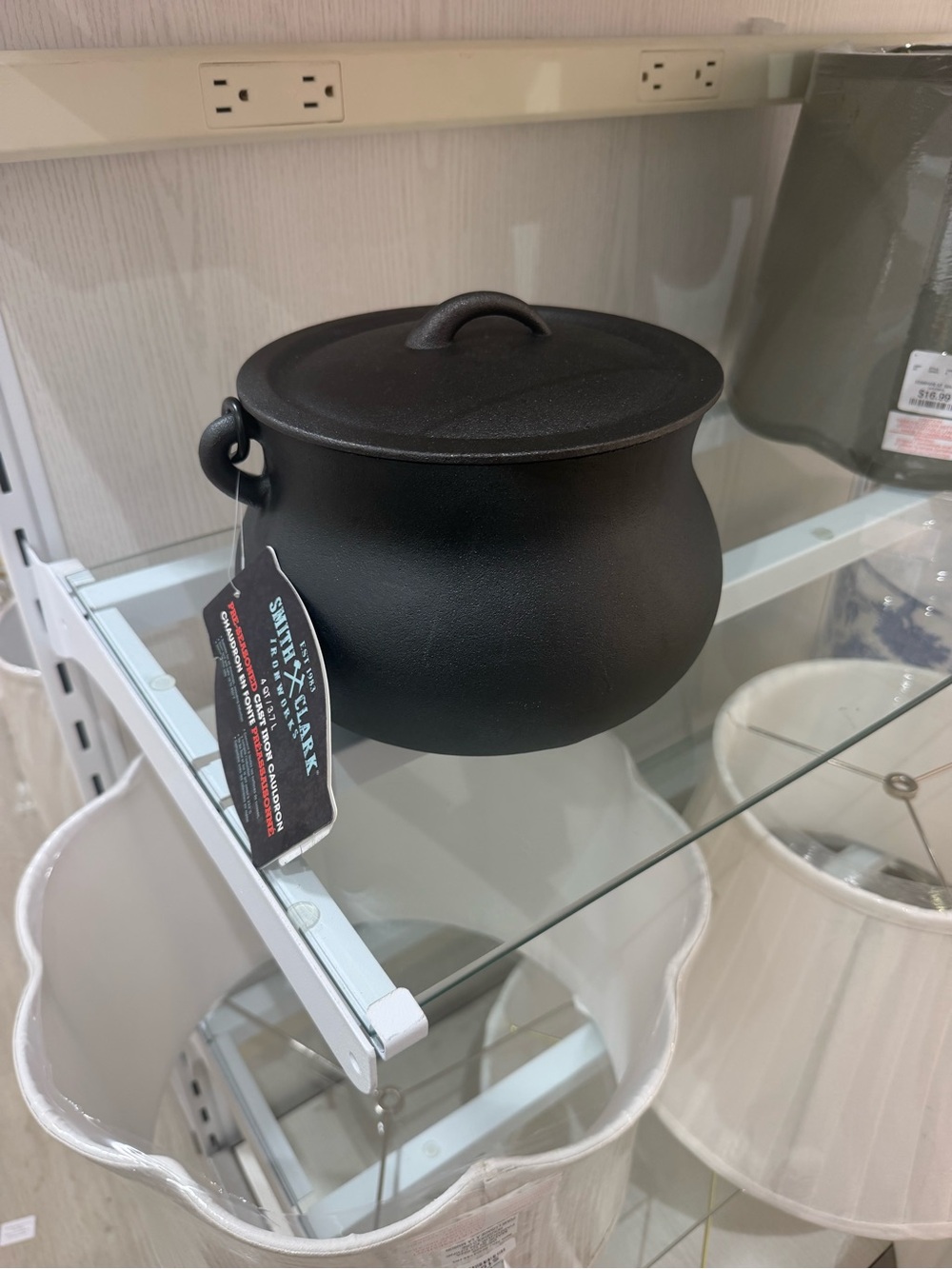 Smith & Clark 4 qt Pre-Seasoned Cast Iron Covered Cauldron with Wire Handle